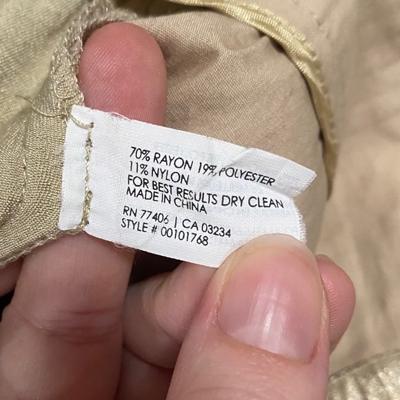 Club Monaco Metallic Gold Cuffed Shorts Size 0 - Picture 8 of 8